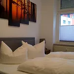 Moderne Direkt Am Bahnhof Gelegen Lägenhet