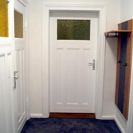 Moderne Direkt Am Bahnhof Gelegen *