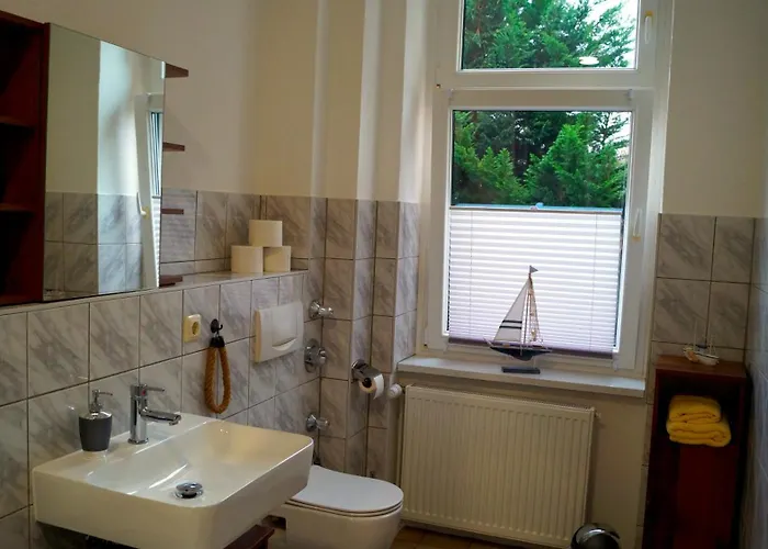 Moderne Direkt Am Bahnhof Gelegen Apartment *